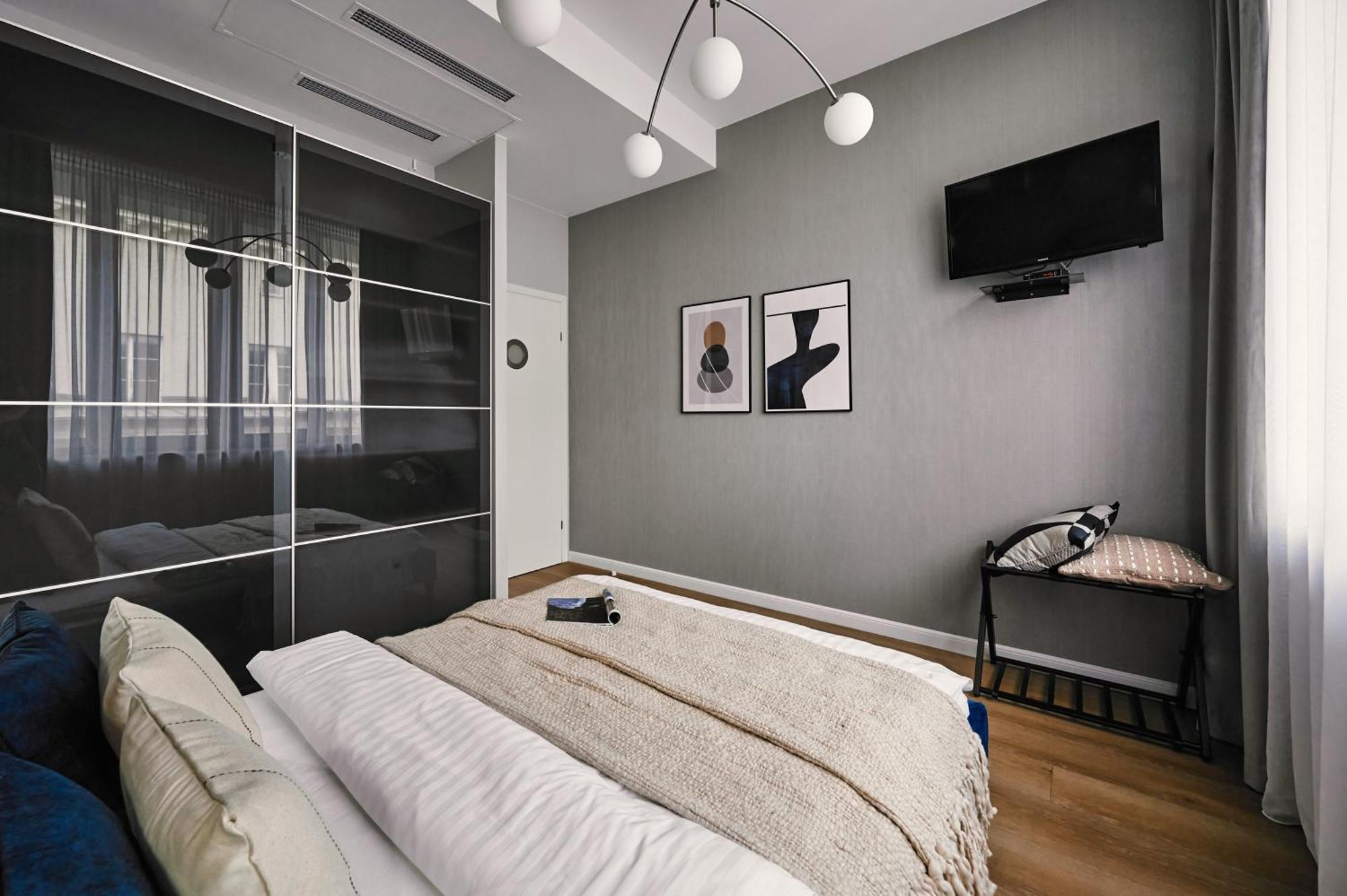 Wielopole17 Max Apartment With Ac Krasków Eksteriør bilde